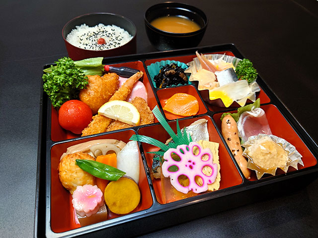 お弁当2,000円(税別)